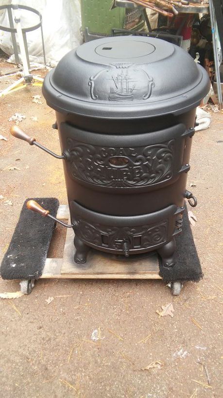 Chubby coal stove