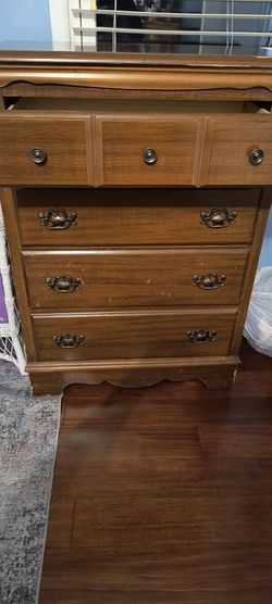 4 Drawer wooden dresser
