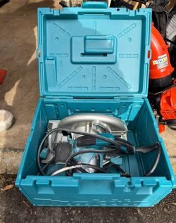 Makita Saw And Box 