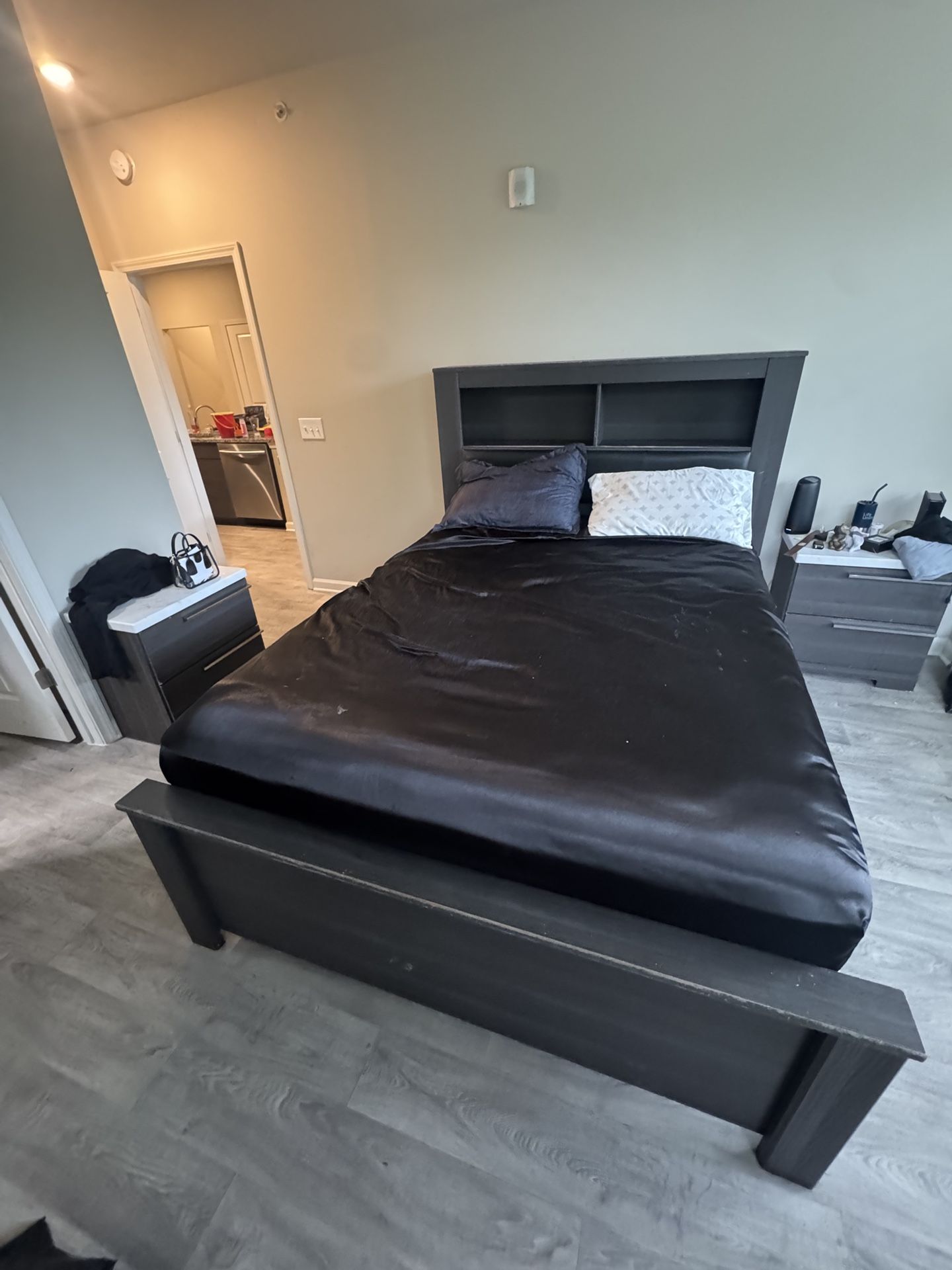 Moving And Just Need Gone Bedroom Set Good Condition