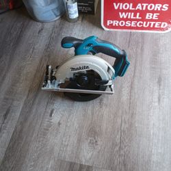 Makita 6 1/2 Right Hand Skill saw 