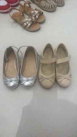 Girl closed toe slippers