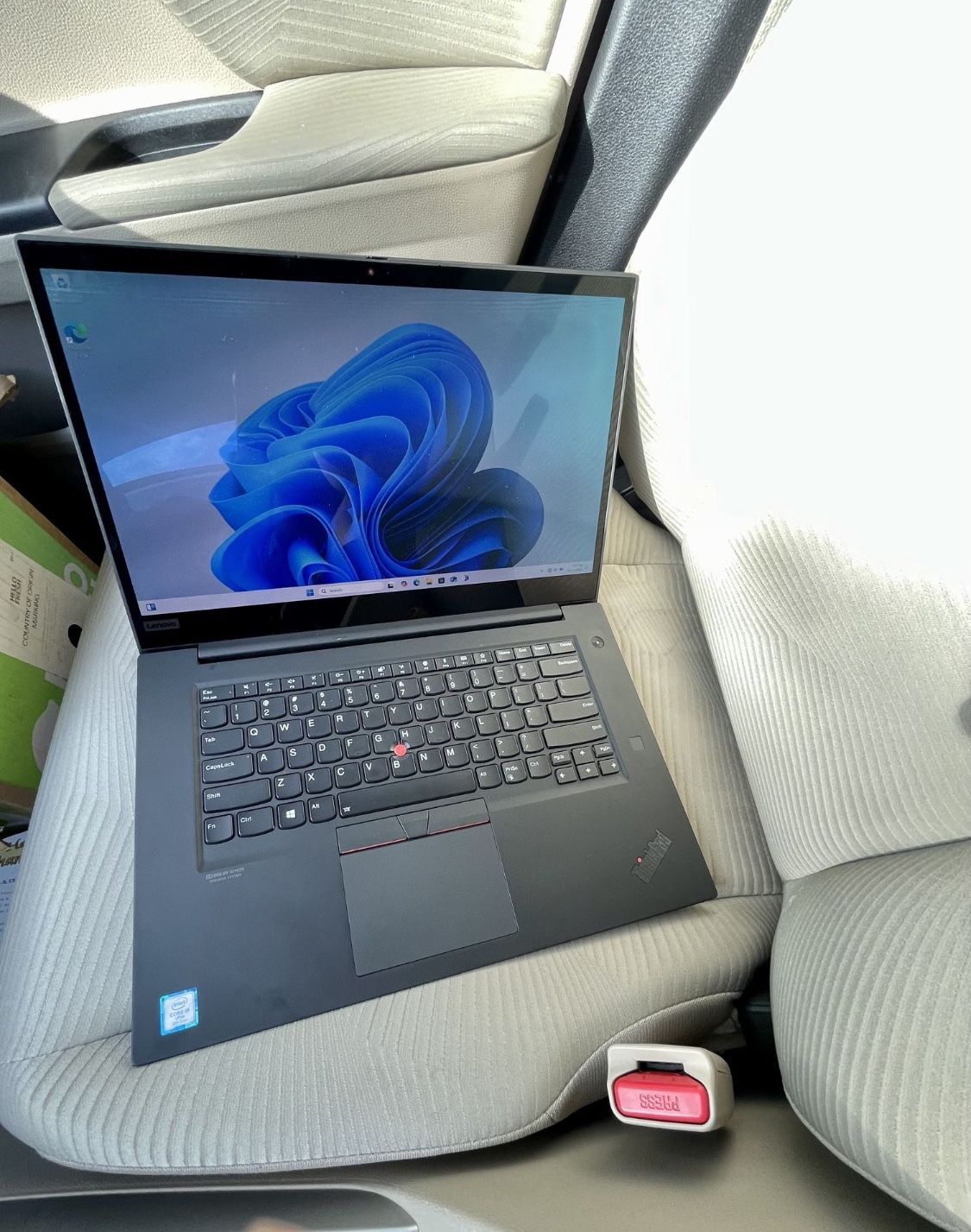 Lenovo ThinkPad X1 Extreme Gen 2 UHD i9-9880H 2.3GHZ 32GB 512GB