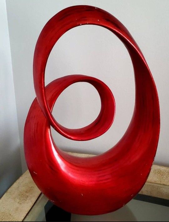 Decrotive Plaster Swirl Statue