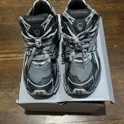 Balenciaga Runner Dark Grey Black