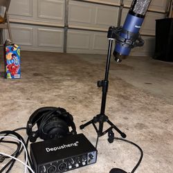 Starter Studio Bundle – Discounted (Headphones Included Free, Minor Issue)