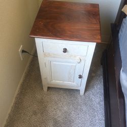 Nightstand 