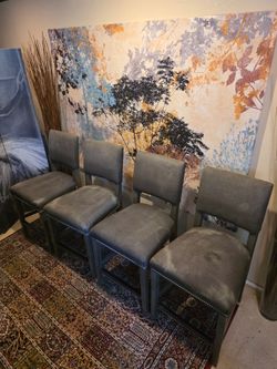 4 bar hight chairs