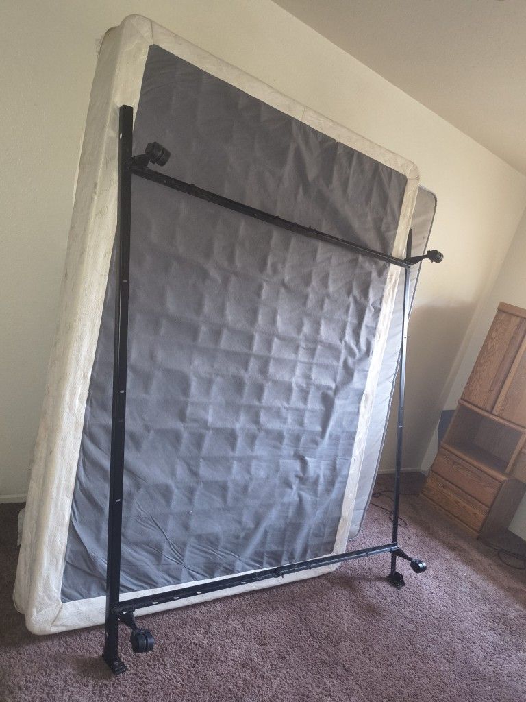 Mattress/Metal frame