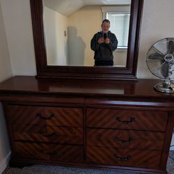 Bedroom Set Dressers And Tables Entertainment Center