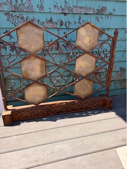 Steel fireplace screen