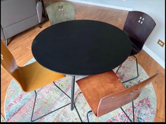 Round Rug, Dining Table & 4 Chairs