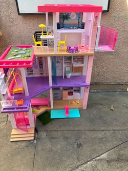 Barbie Dreamhouse Multi-Story Dollhouse with Accessories