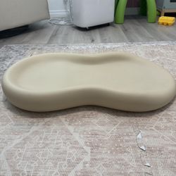 Keekaroo changing peanut 