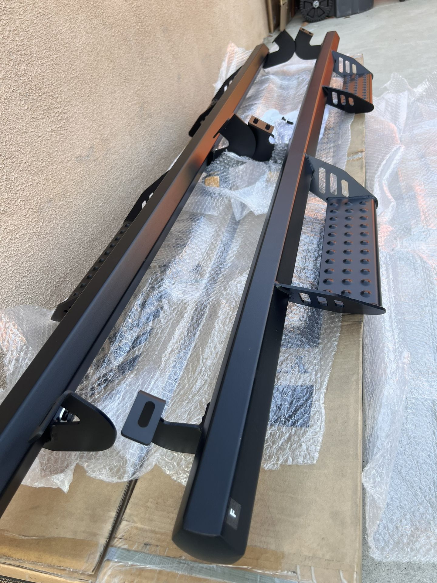 Toyota tacoma side steps running boards side rails estribos escalone tundra Chevy colorado canyon Chevy Silverado installation available ford f150 f22