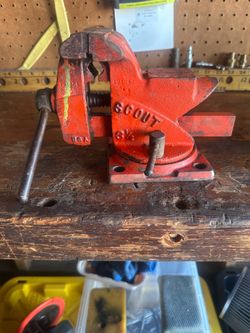 Scout 3 1/2 inch table vice