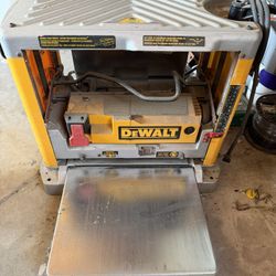 Dewalt bench planer 