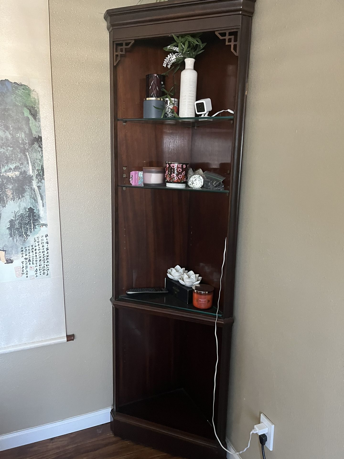 Drexel Heritage - Dark Wood Asian Corner Shelf