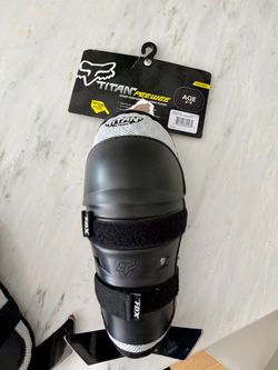 Fox PeeWee Titan Knee Pads