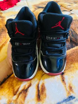 Air Jordan 11 Bred Sneakers