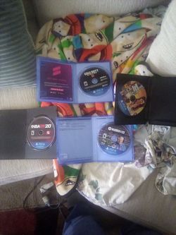 Playstation 4 games it's 4 games