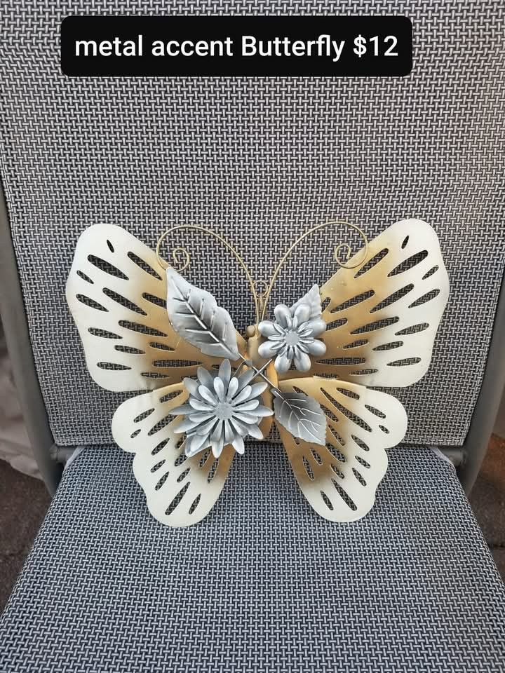 Metal accent decor
