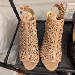 Vince Camuto Heels Tan Nude 