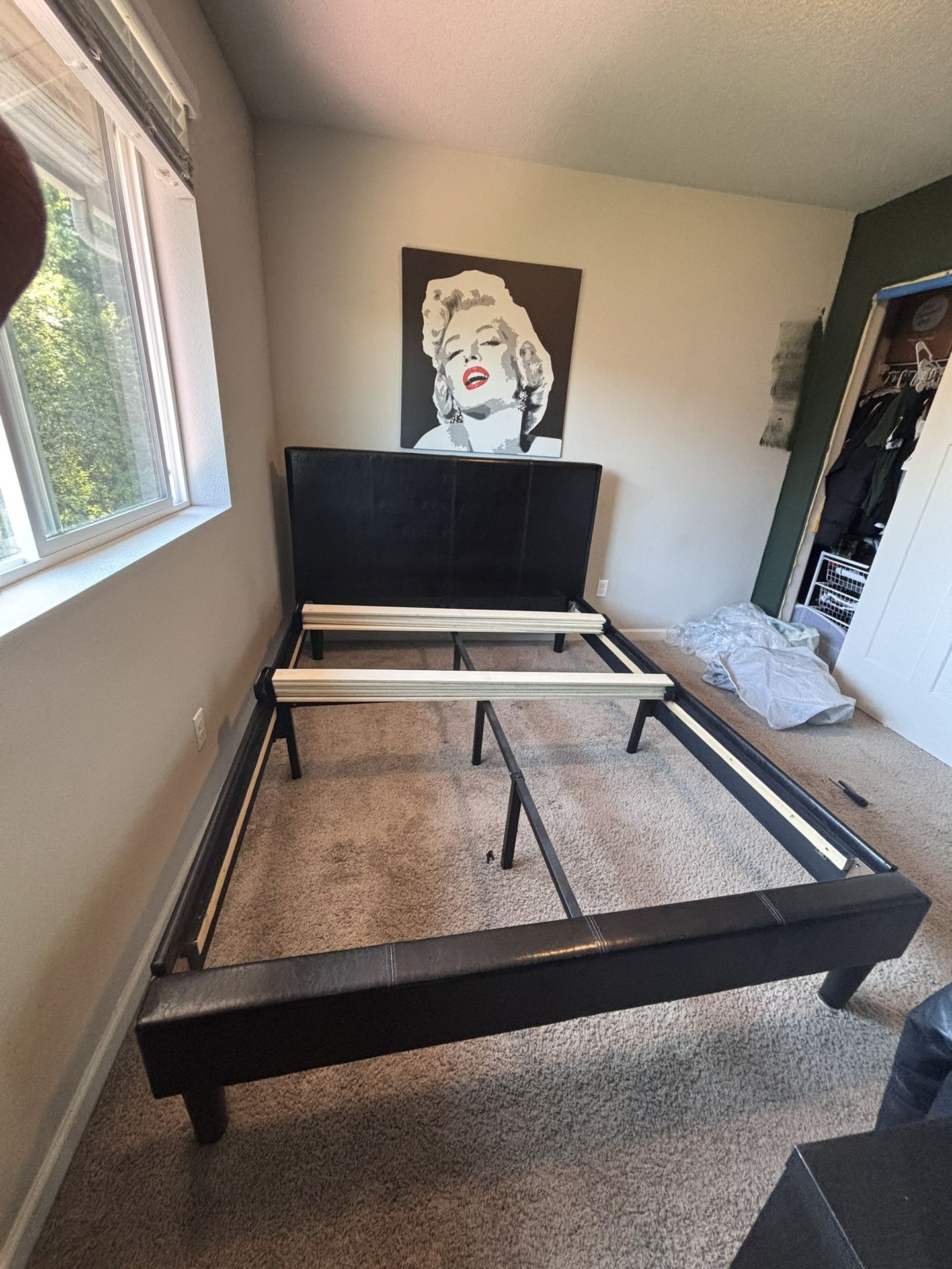 Upholstered bed frame - Queen