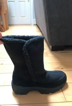 Brand new Lands End size 7 black winter boots