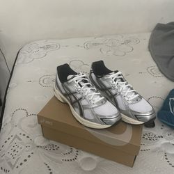 Size 10.5 Issacs Lightly Used