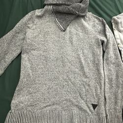 Guess sweater size L 