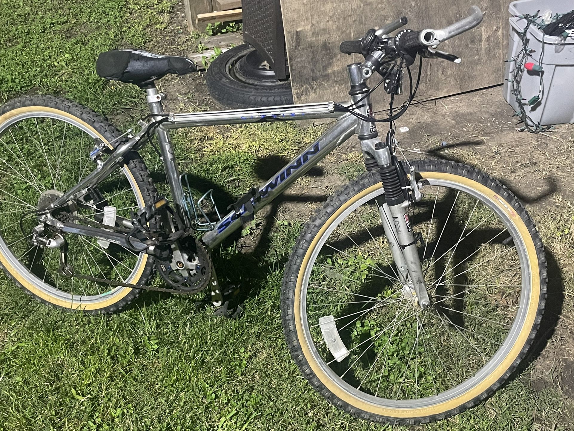 21 speed schwinn mountain bike