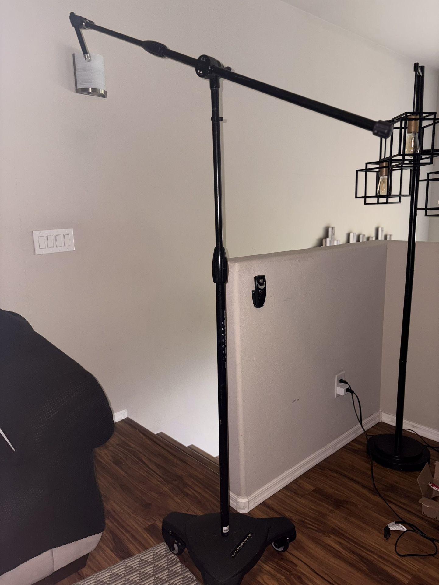 Ultimate Support MC-125 Professional Studio Boom Microphone Stand