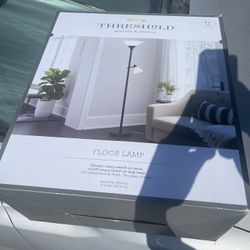 Brand New Floor Lamp With LED Bulbs (3)