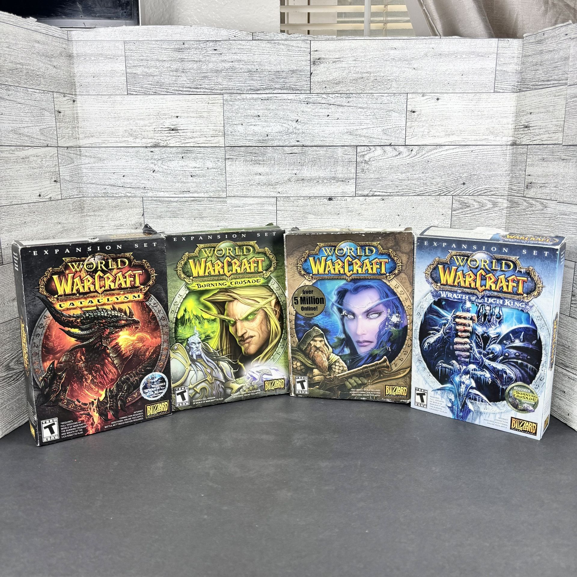 World of WarCraft Vintage Expansion Set full set manuals and games lot of 4