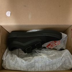 Vans Old Skool V Shoe
NEW Triple Black 