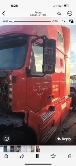 2005 Volvo VNL Cab