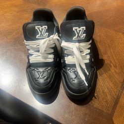 Louis Vuitton Trainer ‘Embossed Monogram Black’
