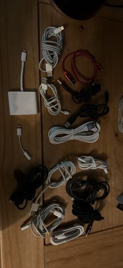 NEW and LIKE NEW Apple iPhone Charging Cords BUNDLE Lightening Cables / USB-Cables and Transfer Cable