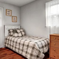 Twin bed set
