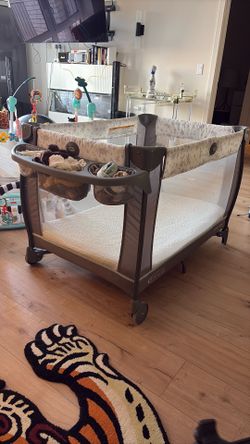 Graco pack n play