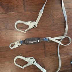 Harness hooks
