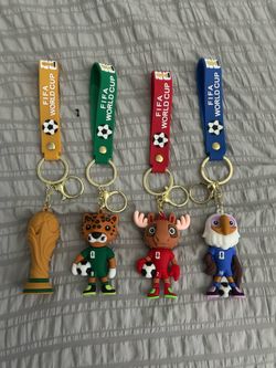 Keychain (world cup mascot & trophy)