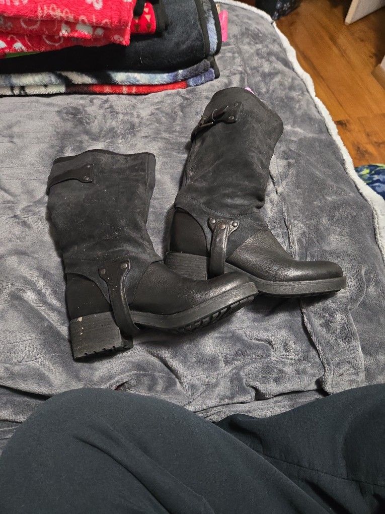 Vera Wang boots Size 6