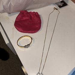 juicy couture necklace and bracelet set 
