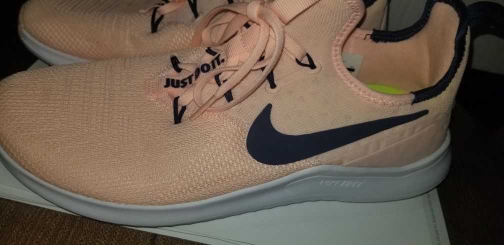 Nike Tr8 Training Shoes Sepatu Training Nike Wmns Free Tr8 Crimson