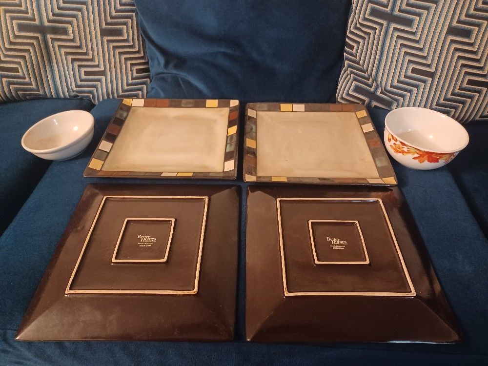 The dinnerware set is the Casa Estebana model by Gibson.