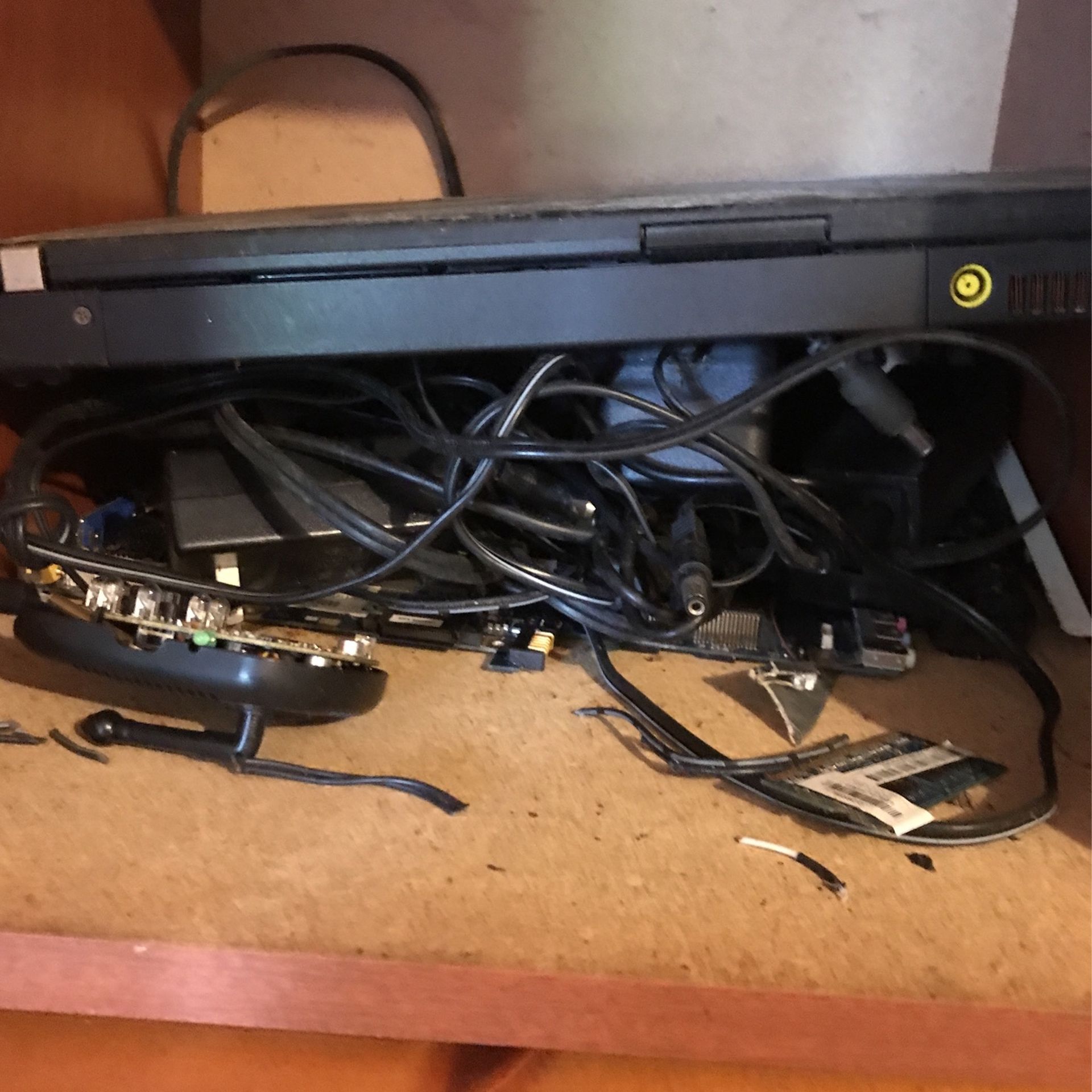 Random computer and laptop parts