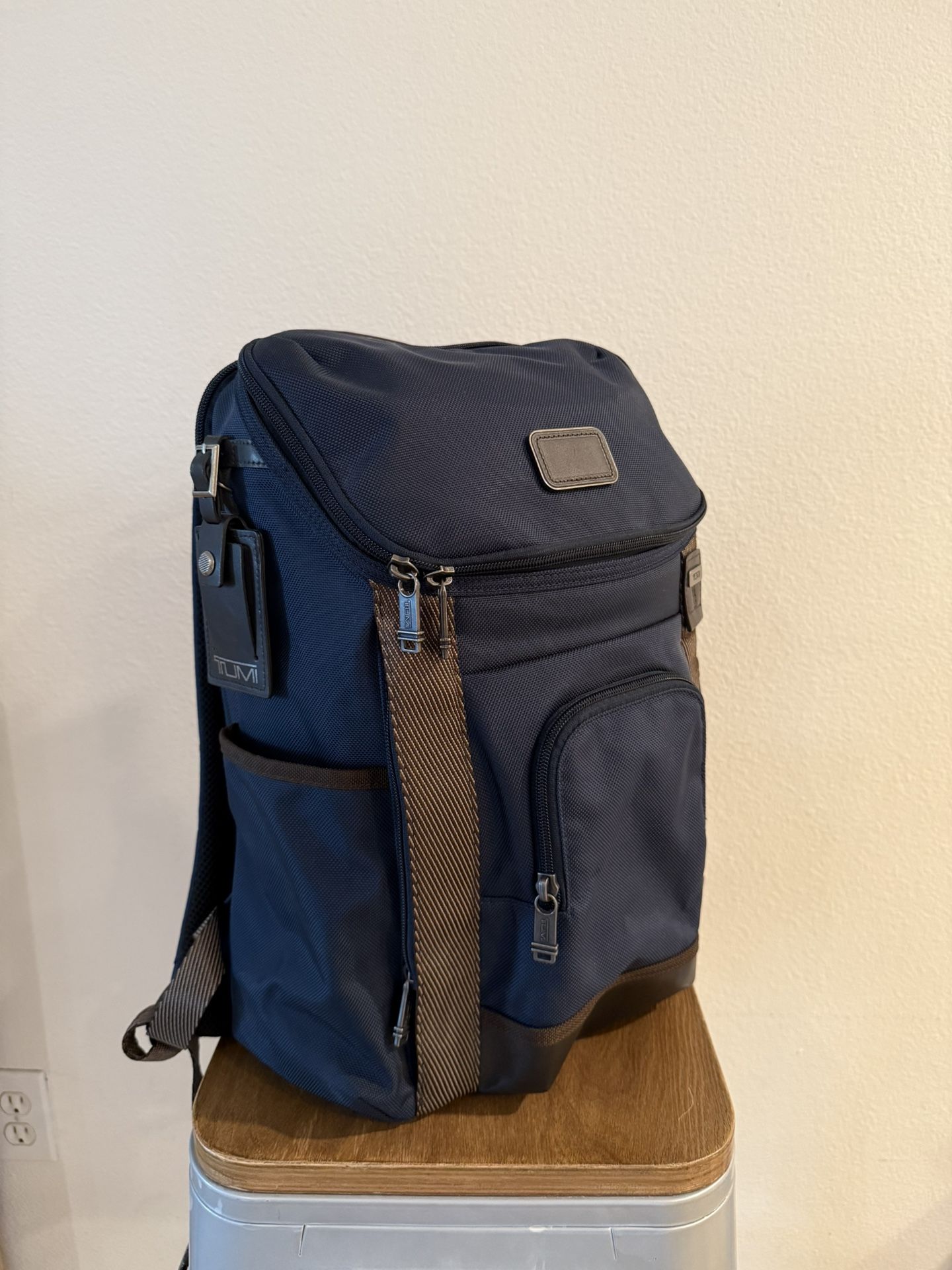 Tumi Fremont THORNHILL 16.75” Ballistic Nylon Backpack LIKE-NEW NAVY BLUE/GREY