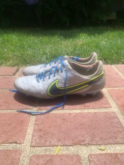 Nike Tiempo Legend 9 - Size 10.5